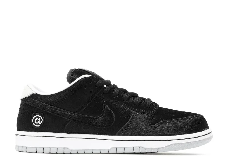 Nike SB Dunk Low x Medicom Toy 'BE@RBRICK'